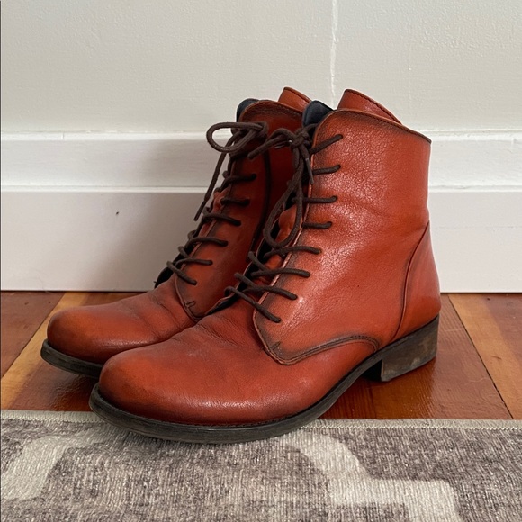 Fluchos Shoes - Womens leather zip up laced boots